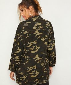 chaqueta militar camuflado mujer espalda